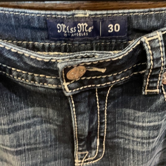 Women’s Miss Me Mid-Rise Bootcut Jeans - Picture 4 of 5